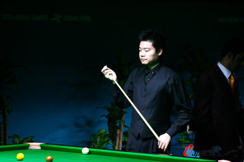 跳水男子10米跳台预赛 中国两名选手晋级半决赛