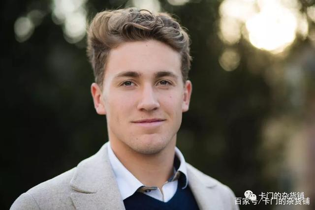 的表现令人 的表现令人